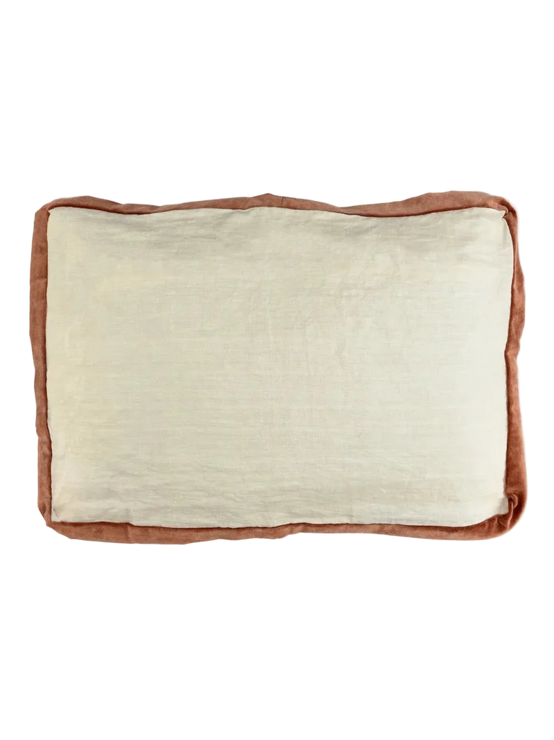 Alpha Borders Kissen mit Zierkante