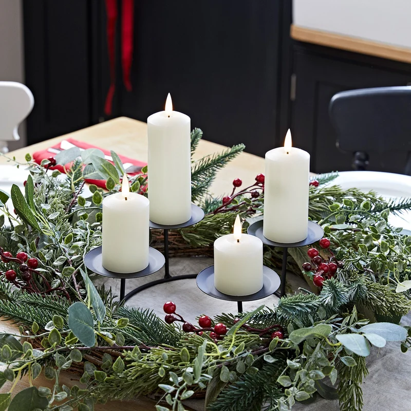 45cm Adventskranz inkl. Kerzenhalter und 4er Set TruGlow® LED Kerzen