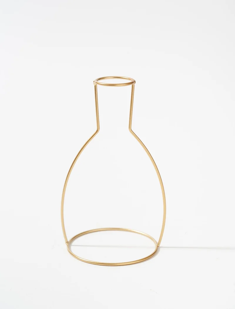 Outline Vase no2 - Gold