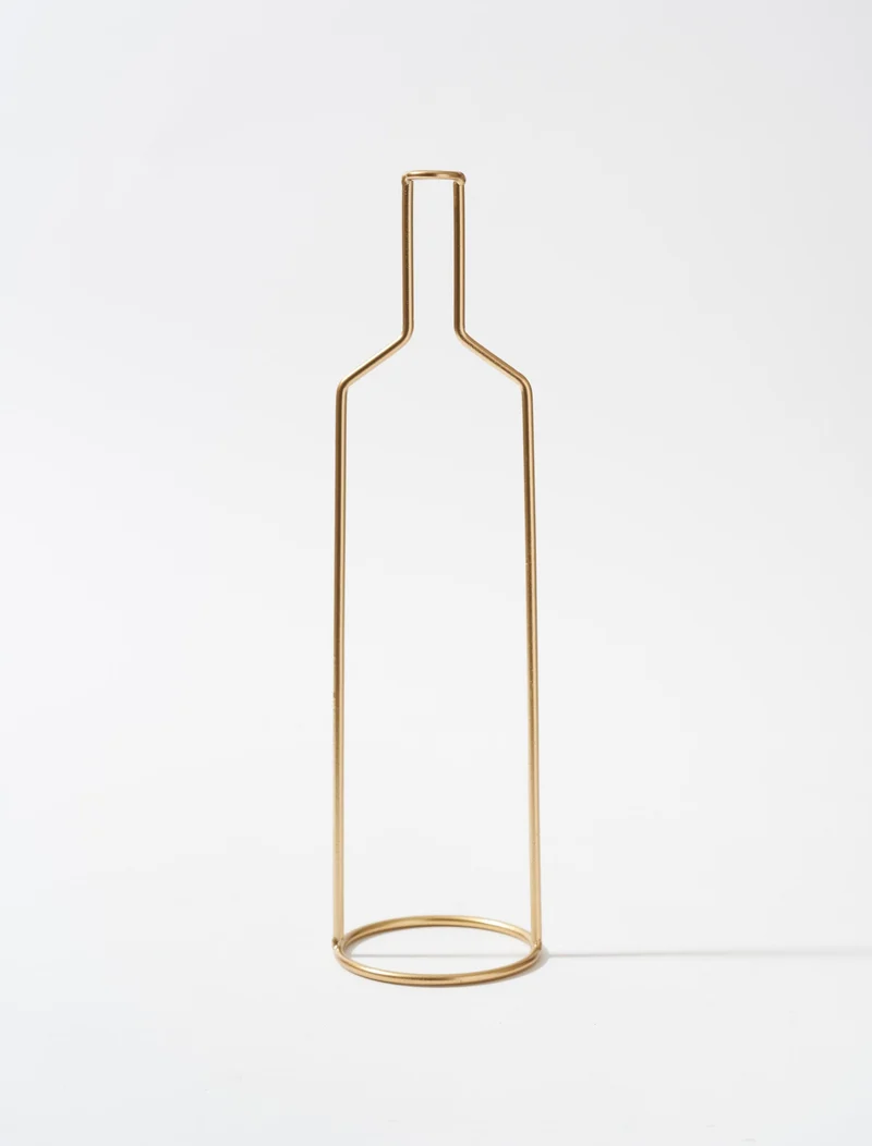 Tall Outline Vase no1 - Gold