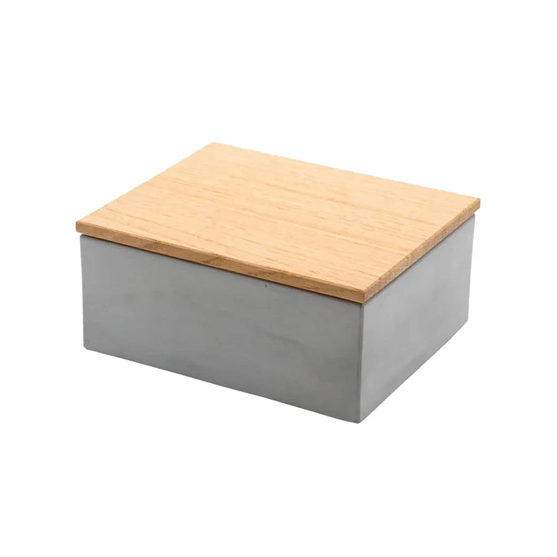 Aufbewahrungsbox mit Eichenholzdeckel