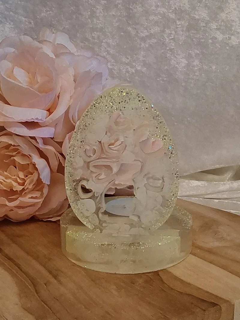 Oster-Teelicht-Halter aus Resin