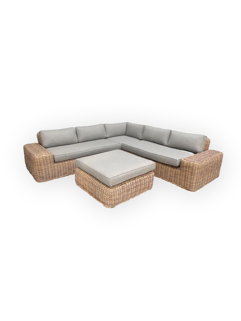 Outdoor Ecklounge für 6 Personen – Beach Club Rattan Lounge Set inkl. Tisch & Hocker (natur/hellgrau)