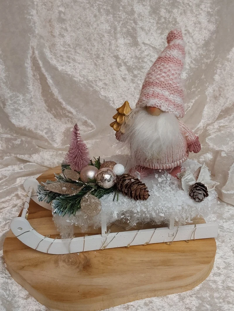Kleiner Weihnachtsschlitten mit Beleuchtung