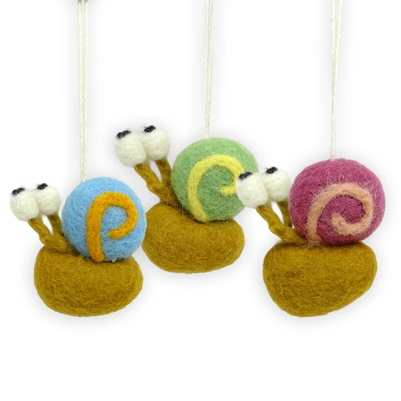 Schnecken Anhänger aus Filz im 3er Set – bunt fürs Kinderzimmer