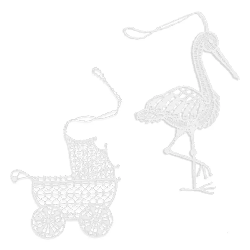 Klöppelspitze Anhänger 2er Set Storch und Kinderwagen weiß Baumwolle 12 cm und 9 cm filigrane Fensterdeko zur Geburt
