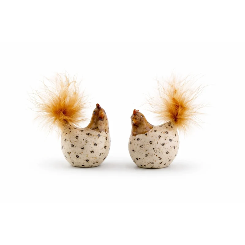 Logbuch-Verlag Deko Henne mit Feder 2er Set 6,5 cm Creme braun - Osterfigur Huhn aus Polyresin Frühlingsdeko Tischdeko Ostern Landhausstil