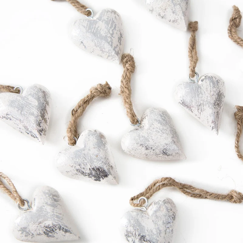10 Stück kleine weiße silber-farbene Holz-Herzen 4 + 5 cm Schnur mit Schnur Herz-Anhänger zum Aufhängen - Weihnachtsdeko, Christbaumschmuck Baumschmuck Geschenkanhänger Zierschmuck