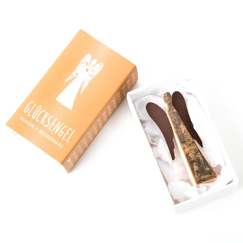 9 cm kleiner HOLZ-ENGEL mit Blech-Flügeln MIT GESCHENKSCHACHTEL - Schutzengel Figur zum Hinstellen - als Weihnachtsgeschenk, Glücksengel zum Geburtstag, Kommunion oder als Dankeschön
