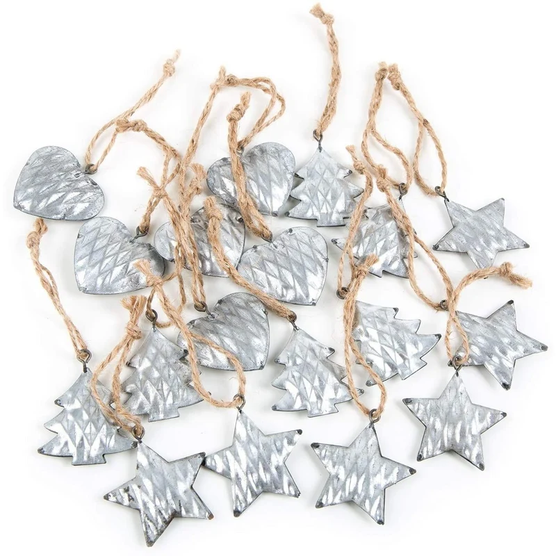 18 silberne Blechanhänger für Weihnachten mit Schnur - 4 cm - Vintage Stil zum Aufhängen