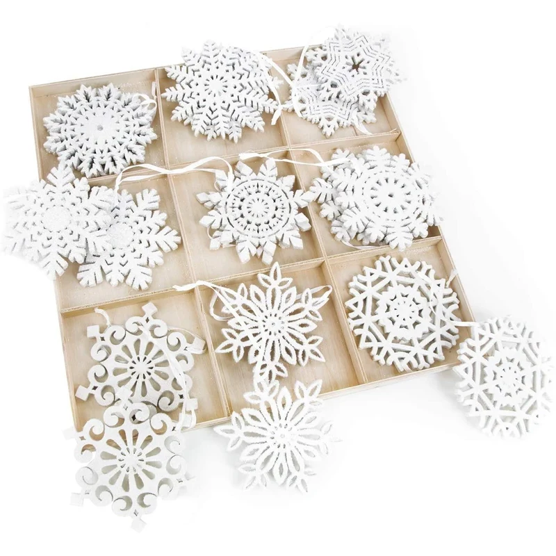 Logbuch-Verlag 18 Schneeflocken Anhänger Eiskristall Weihnachtsanhänger Baumschmuck Christbaumschmuck Weihnachtbaum mit Schnur zum Aufhängen 10 cm