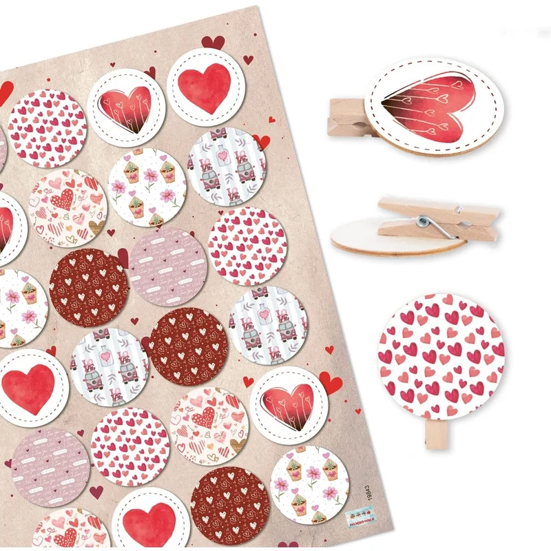 Logbuch-Verlag 24 kleine Holzklammern mit Herz Aufkleber rot weiß - Herzklammer Dekoklammern Hochzeit Symbol Klammern Liebe