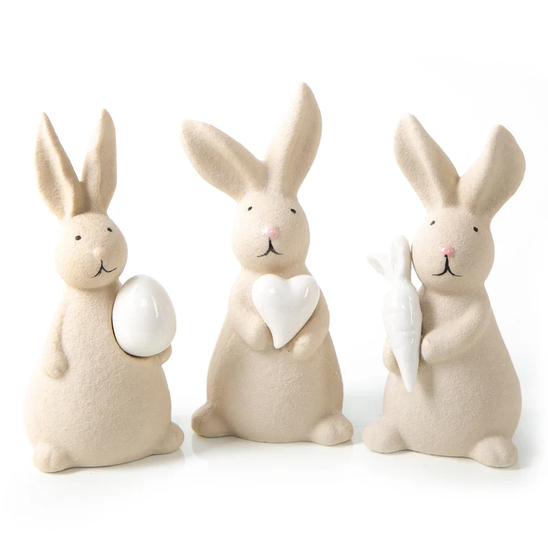 Logbuch-Verlag 3 Osterhasen Porzellan Figuren Creme weiß mit Herz Karotte & Osterei Osterdekoration stehend 13,5 cm