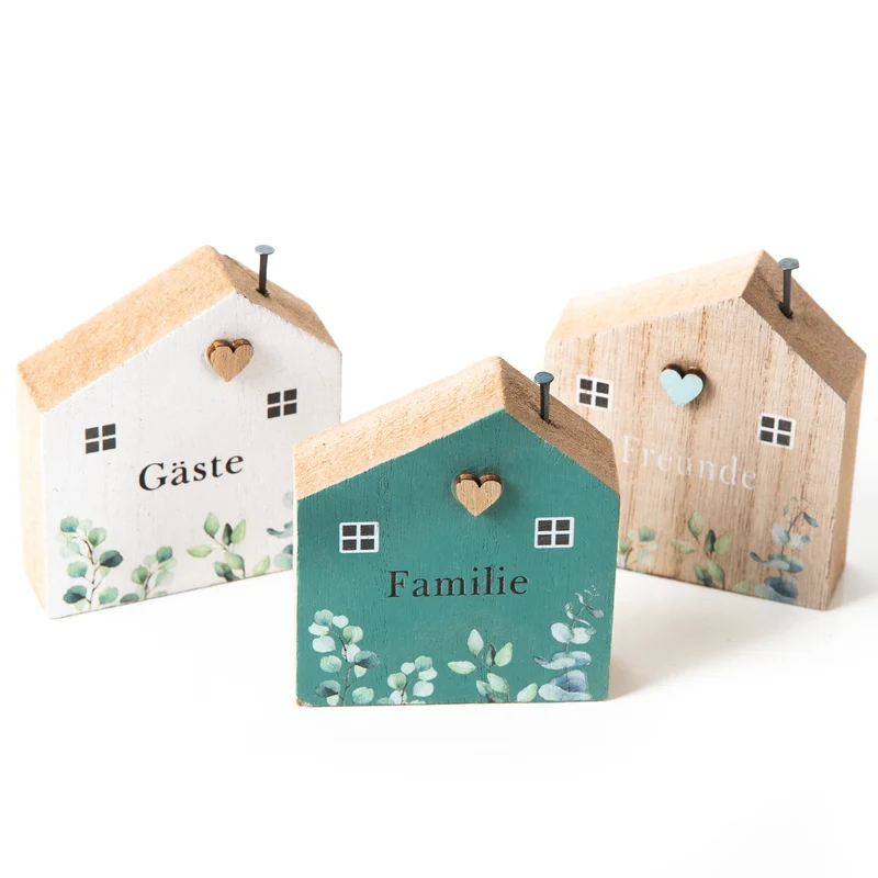 Logbuch-Verlag 3 kleine Holz Häuser Familie Glück Freude Deko Häuschen zum Hinstellen Eukalyptus Wohndeko Geschenk Set 8 cm grün weiß