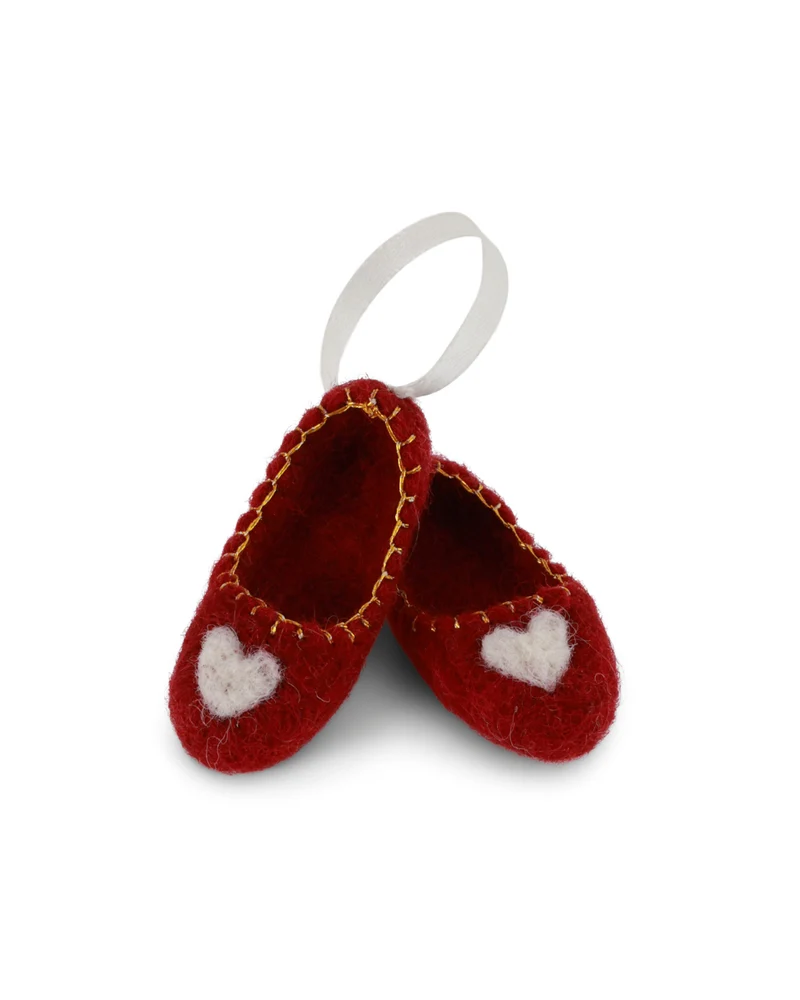 Filzanhänger "Ballerina Schuhe mit Herzchen" von Gry & Sif