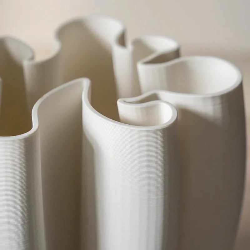 ISAA Vase Zanclus – 3D-Druck Vase weiß groß, organische Wellenform, 23x30 cm