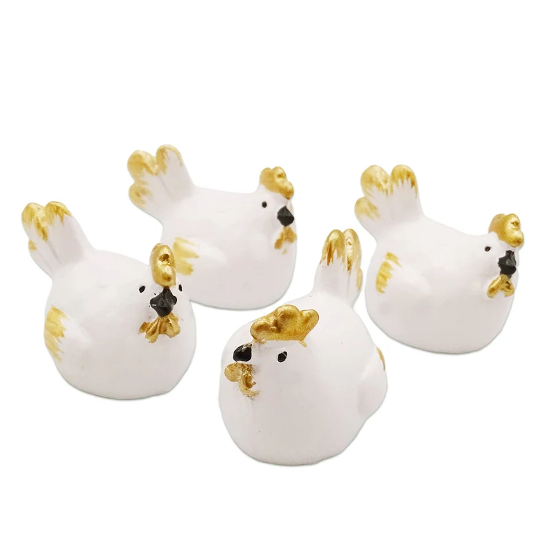Logbuch-Verlag 4er-Set Mini Hennen weiß 3,5 cm aus Polyresin – kleine Osterdeko-Figuren für Tisch, Nest & Frühling – sortierte Hühner-Figuren