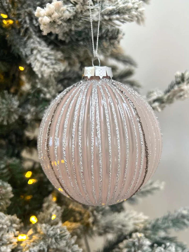 Powder Parlour Stripe Ornament von Rivièra Maison