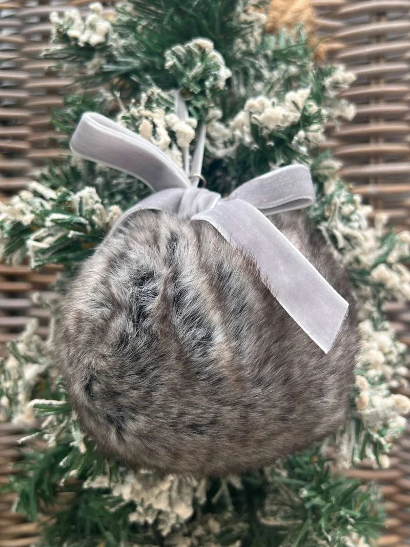 Fabulous Faux Fur Ornament von Rivièra Maison