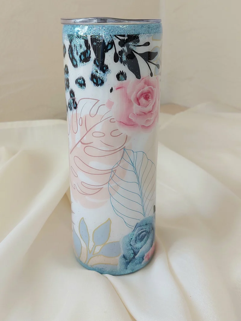 Tumbler mit Strohhalm