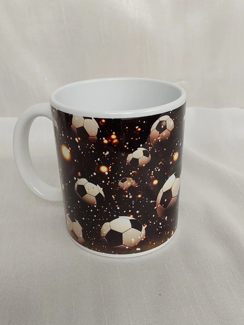 Tasse Fußbälle