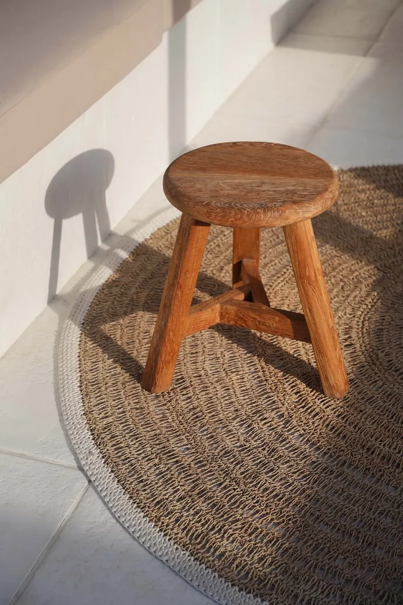 Kleiner Holzhocker