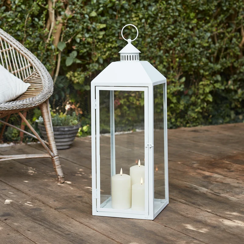 Große Perth Metall Laterne weiß mit 3 TruGlow® Outdoor Kerzen mit Fernbedienung
