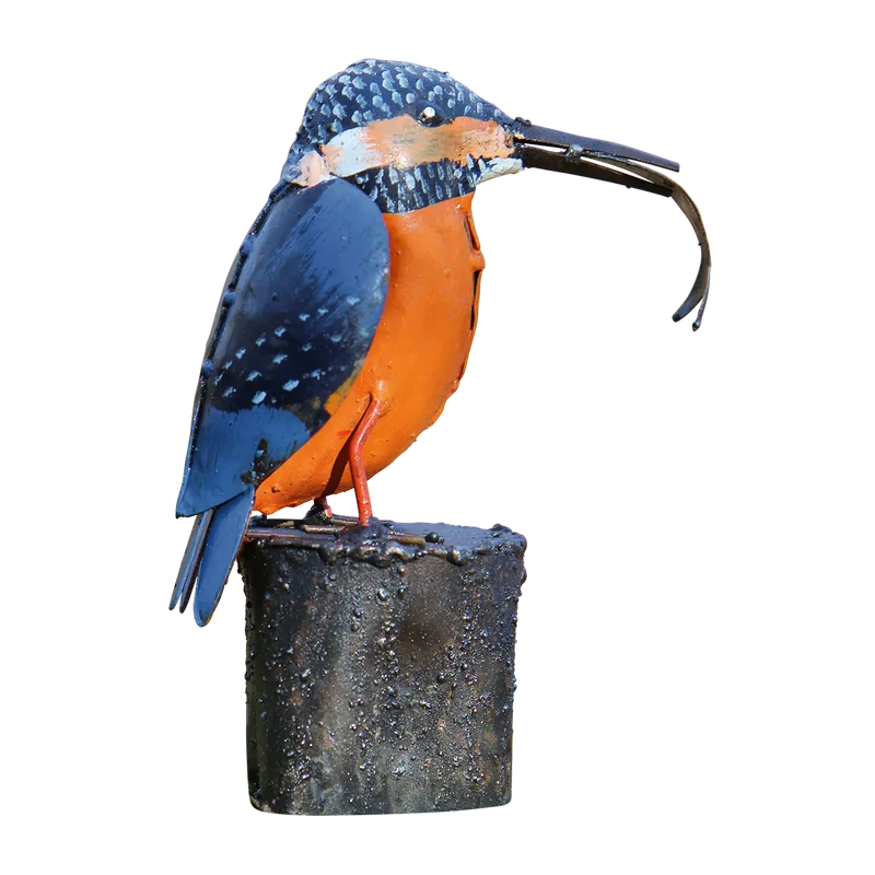 Gartenfigur „Eisvogel mit Fisch“