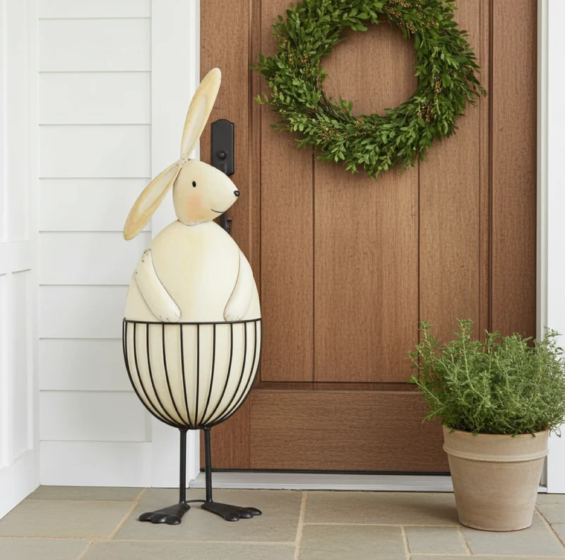 Süßer Hase mit Korb