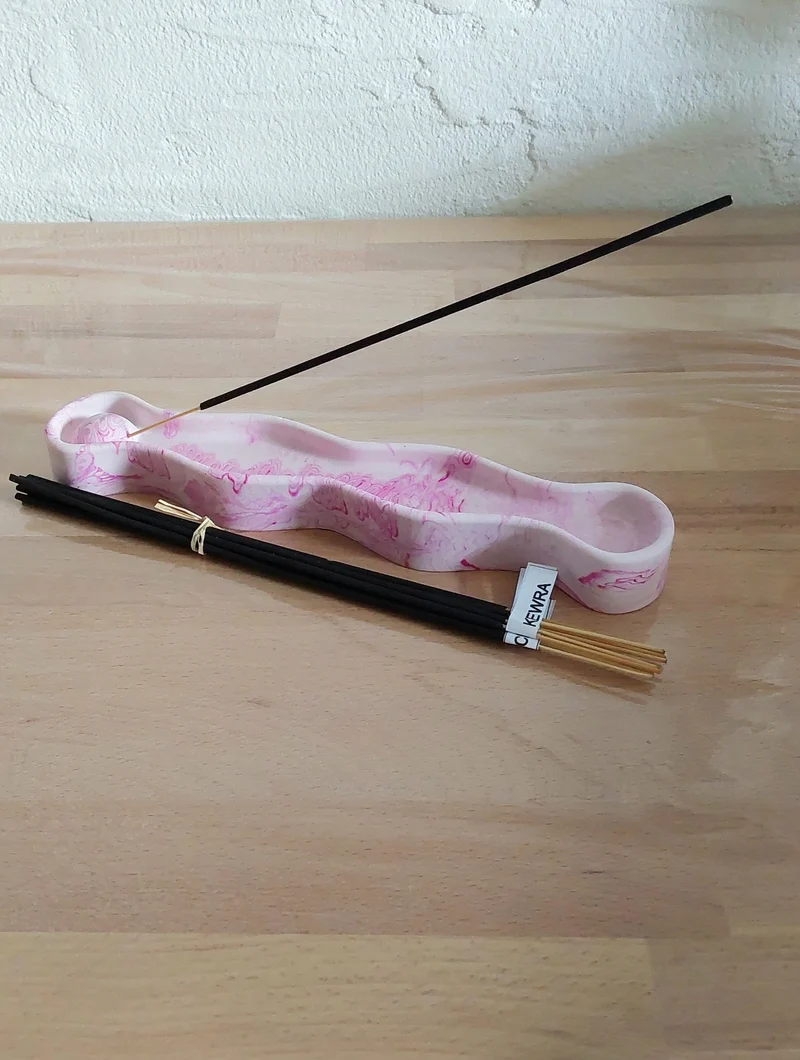 Räucherstäbchenhalter in Wellenform mit Stäbchen 3 Varianten