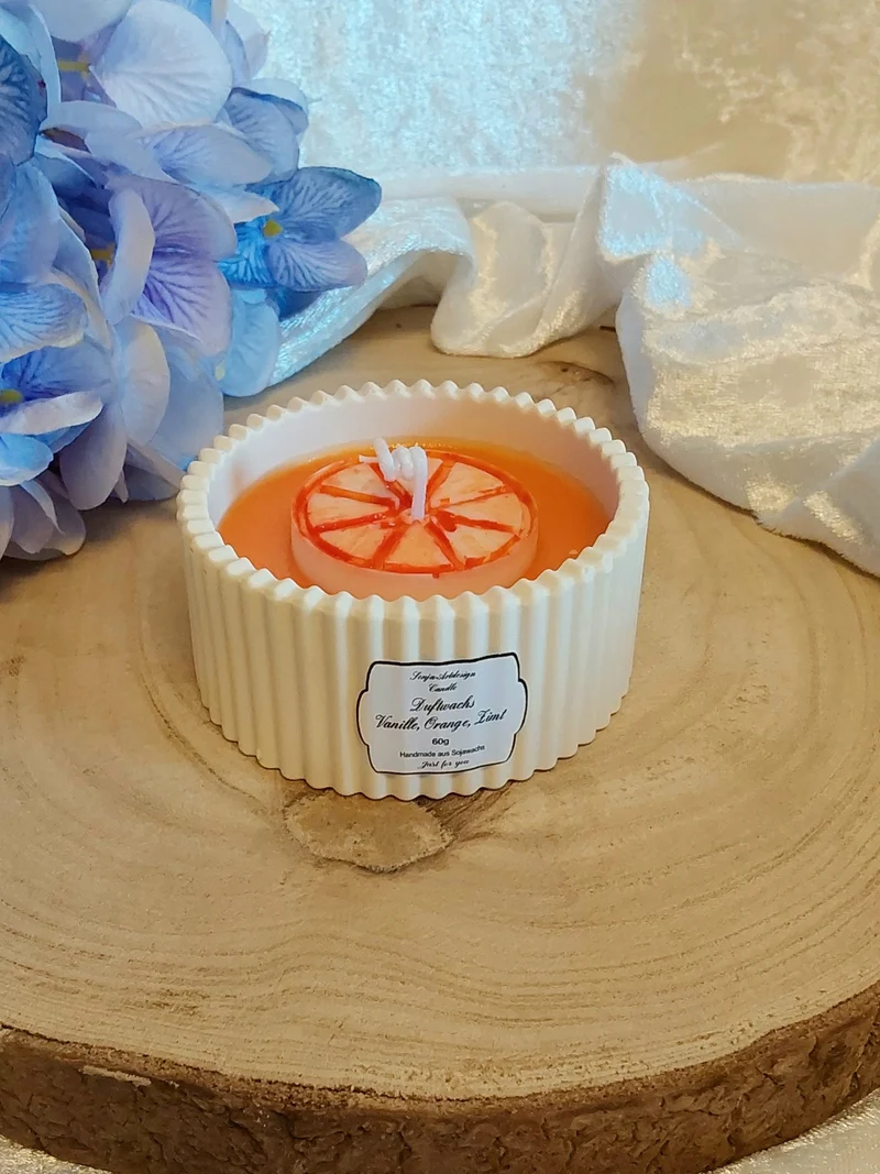 Duftkerze Vanille, Orange, Zimt im Gefäß 60g