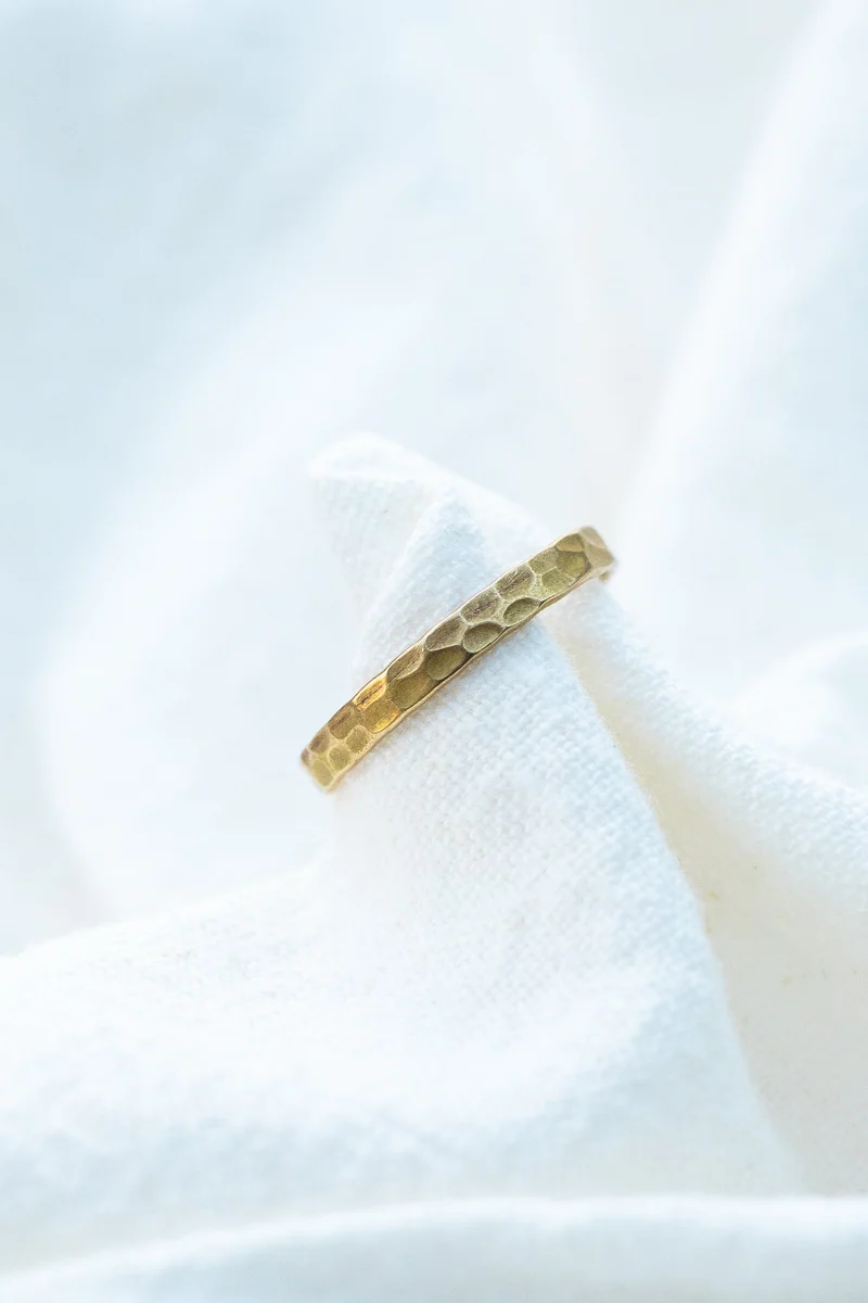 Basic Messingring – zeitlose Schlichtheit, natürliche Eleganz