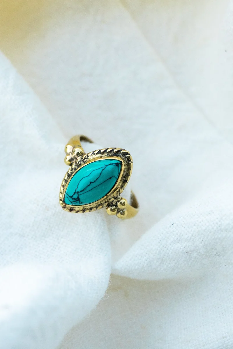 Messingring mit Edelstein