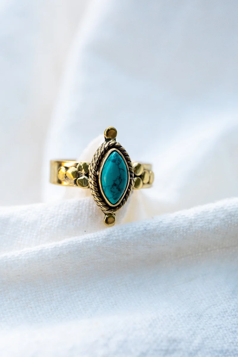 Messingring mit Edelstein