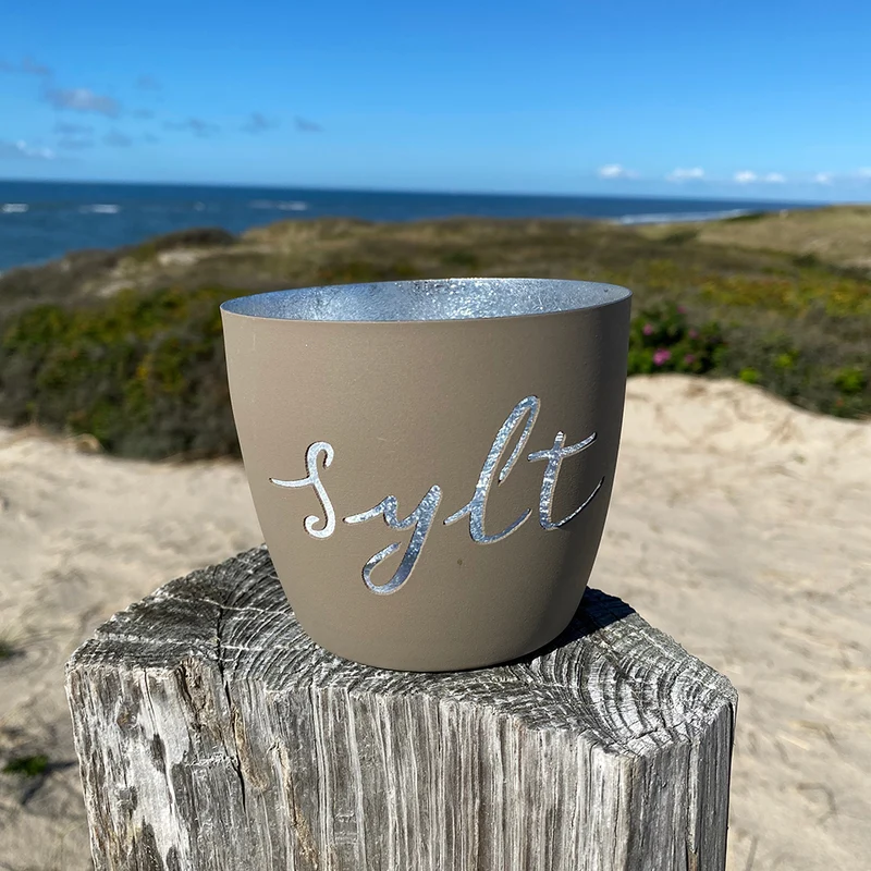 Windlicht im exklusiven Sylt Design Schriftzug Beige Mittel